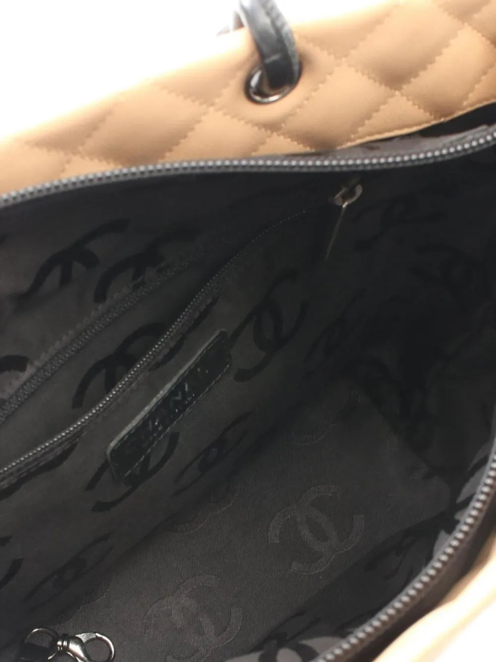 Pre-OwnedCHANEL Pre-Owned2004-2005 Cambon medium handbag