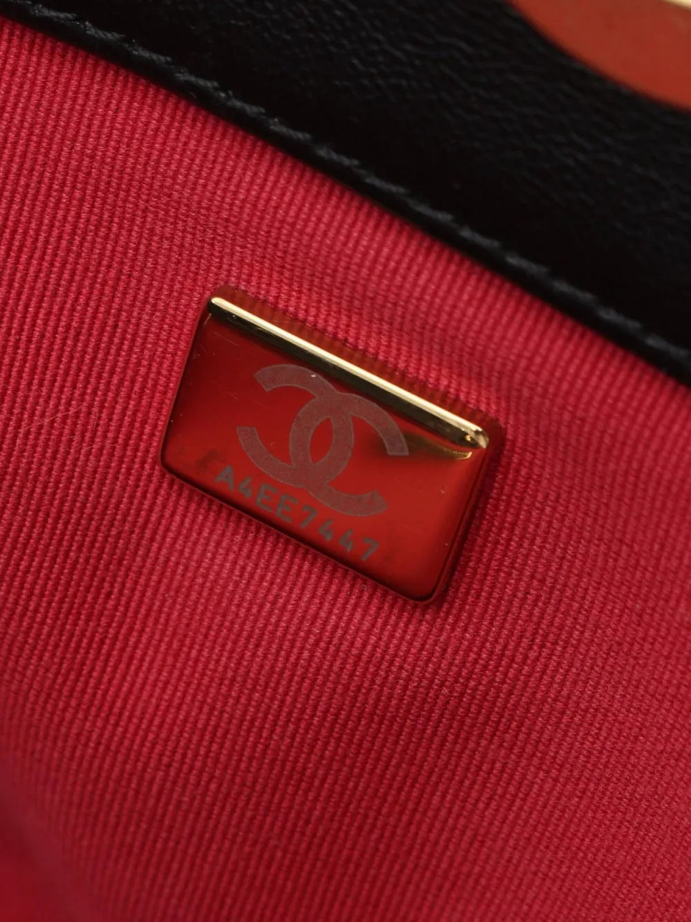 Pre-OwnedCHANEL Pre-Owned2021 19 shoulder bag