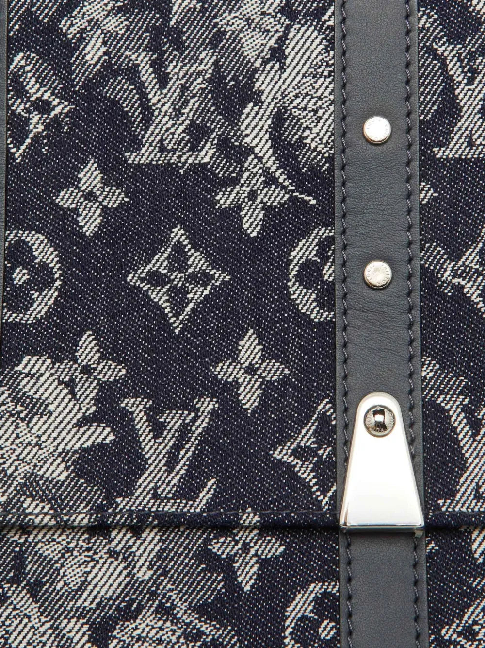 Pre-OwnedLouis Vuitton Pre-Ownedmonogram denim bag