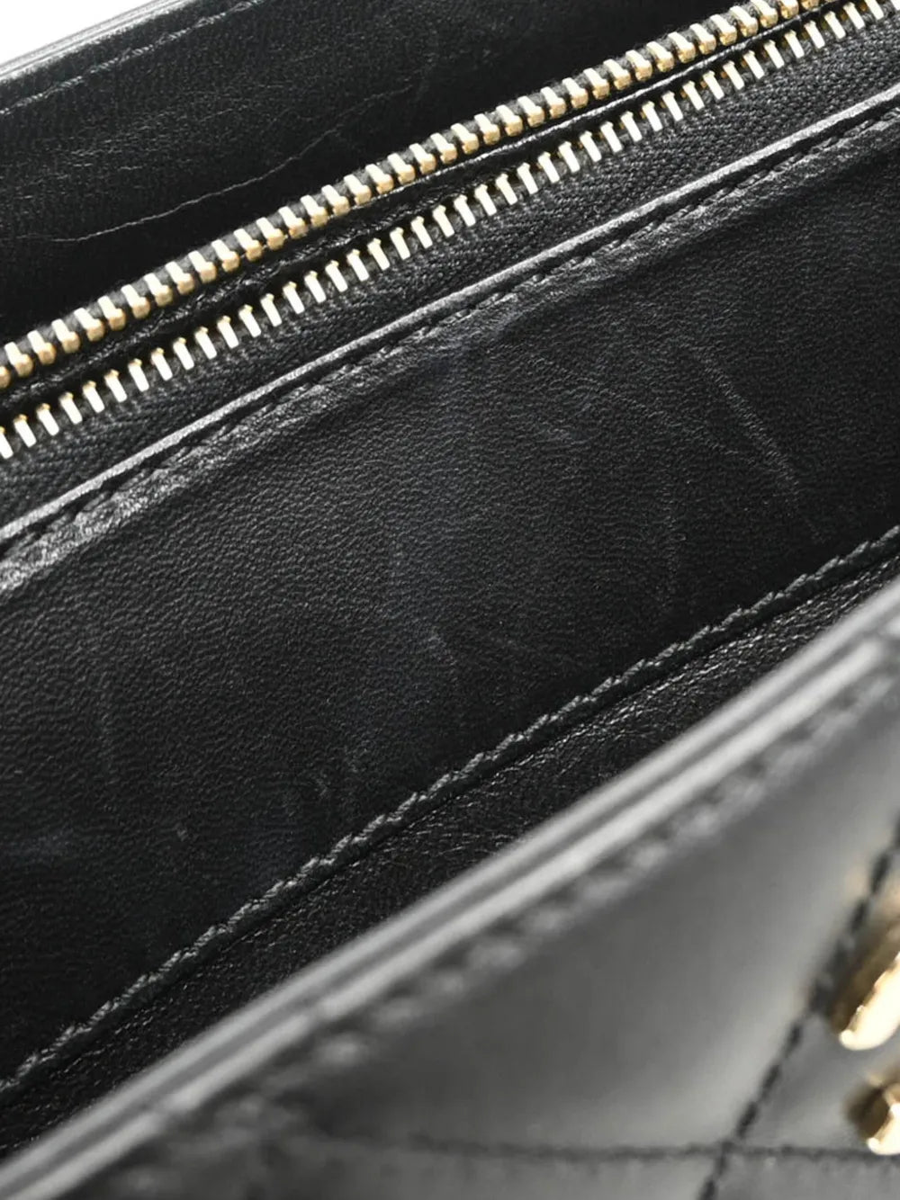 Pre-OwnedCHANEL Pre-Owned2002 diamond-quilted handbag