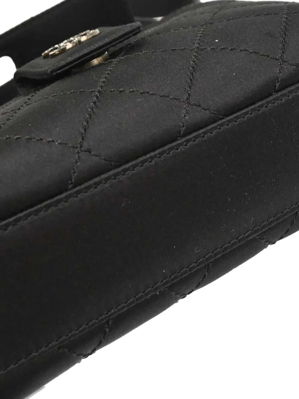 Pre-OwnedCHANEL Pre-Owned1998 quilted satin shoulder bag
