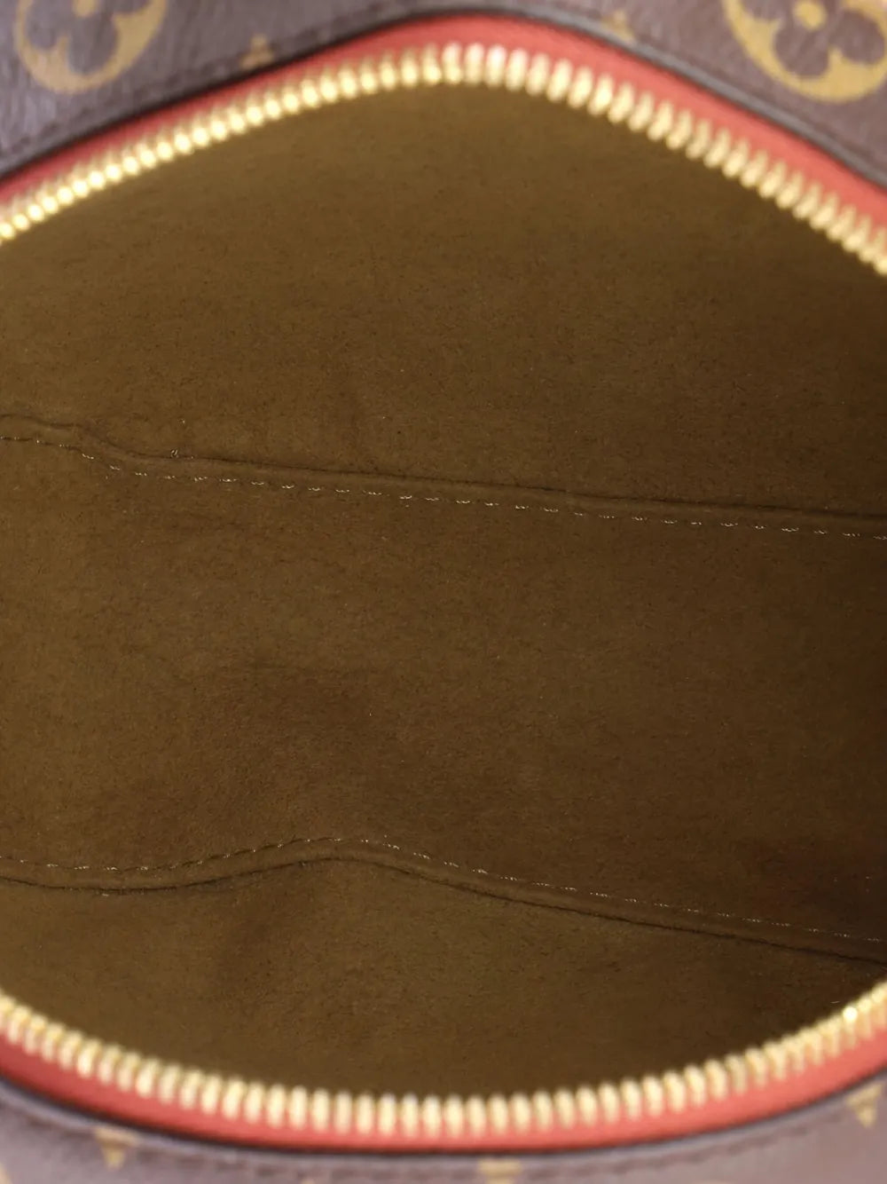 Pre-OwnedLouis Vuitton Pre-OwnedBoite Chapeau Souple Bag Monogram Canvas MM shoulder bag