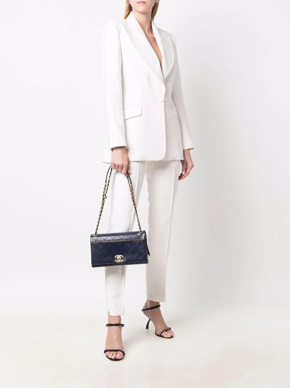 Pre-OwnedCHANEL Pre-Owned2018 CC diamond-quilted shoulder bag