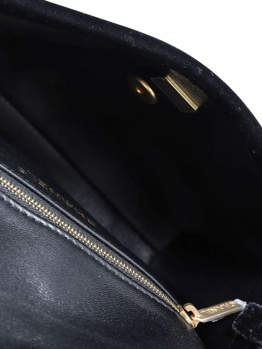 Pre-OwnedCHANEL Pre-OwnedCC Turn-lock shearling shoulder bag
