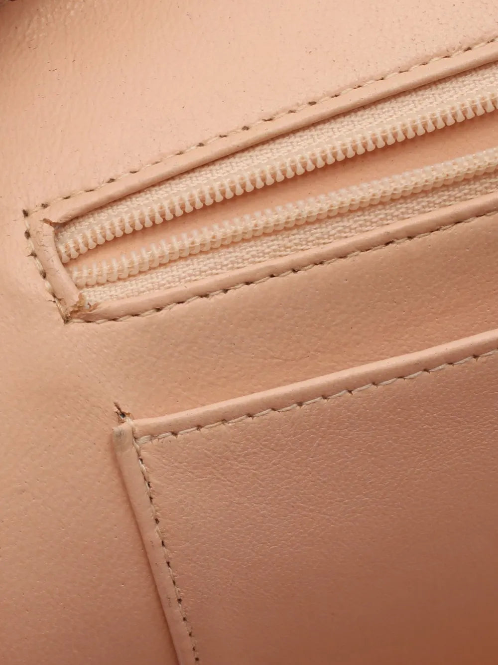 Pre-OwnedCHANEL Pre-Owned1994-1996 diamond-quilted vanity bag