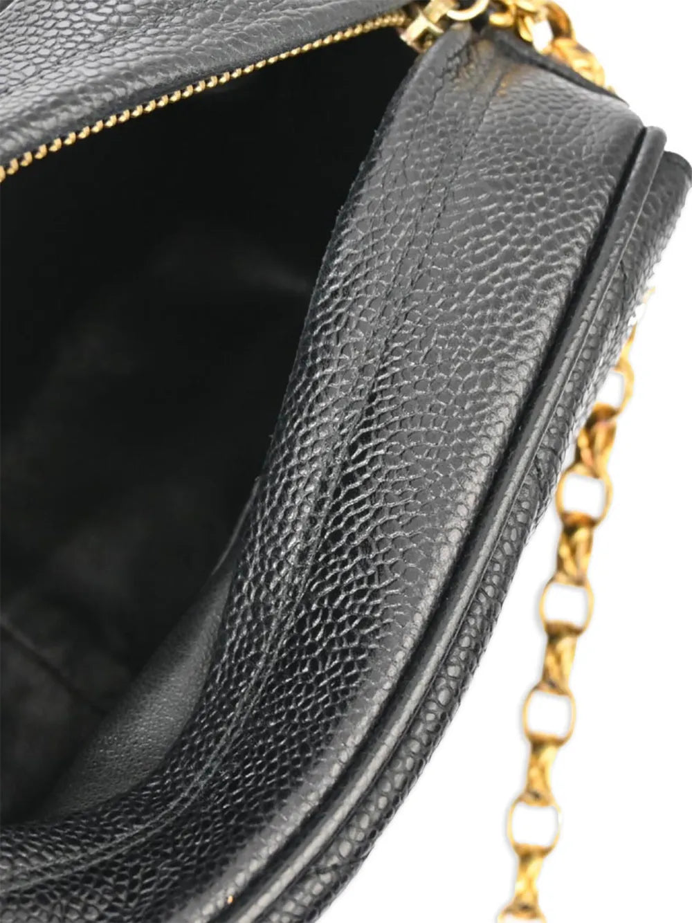 Pre-OwnedCHANEL Pre-Owned1992 chevron-quilted tassel-detailed camera bag