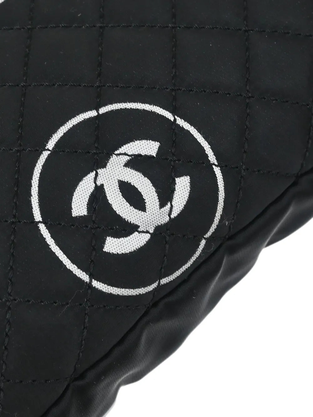 Pre-OwnedCHANEL Pre-Owned2007 quilted shoulder bag