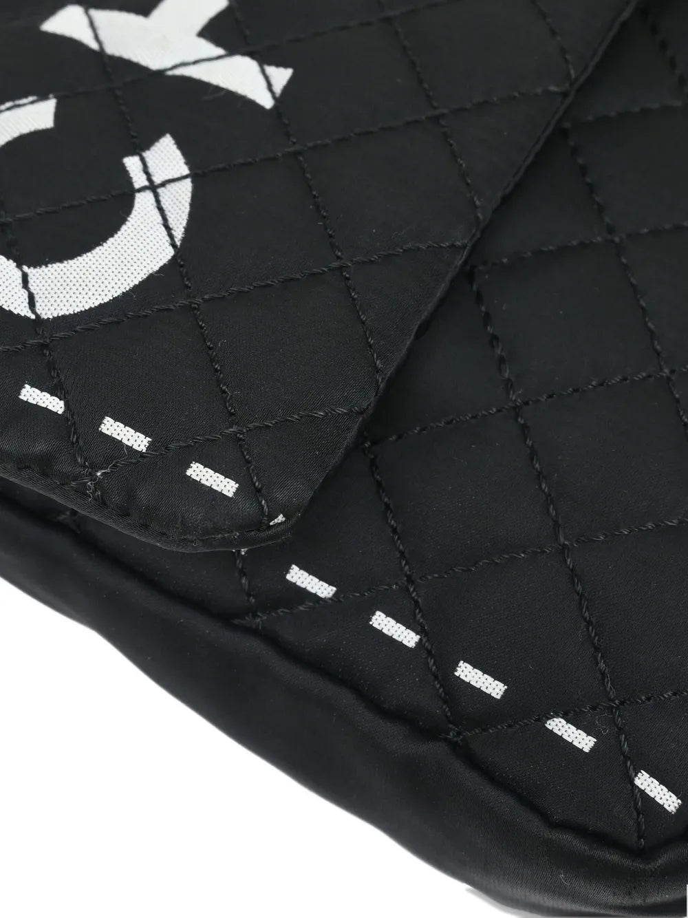 Pre-OwnedCHANEL Pre-Owned2007 quilted shoulder bag