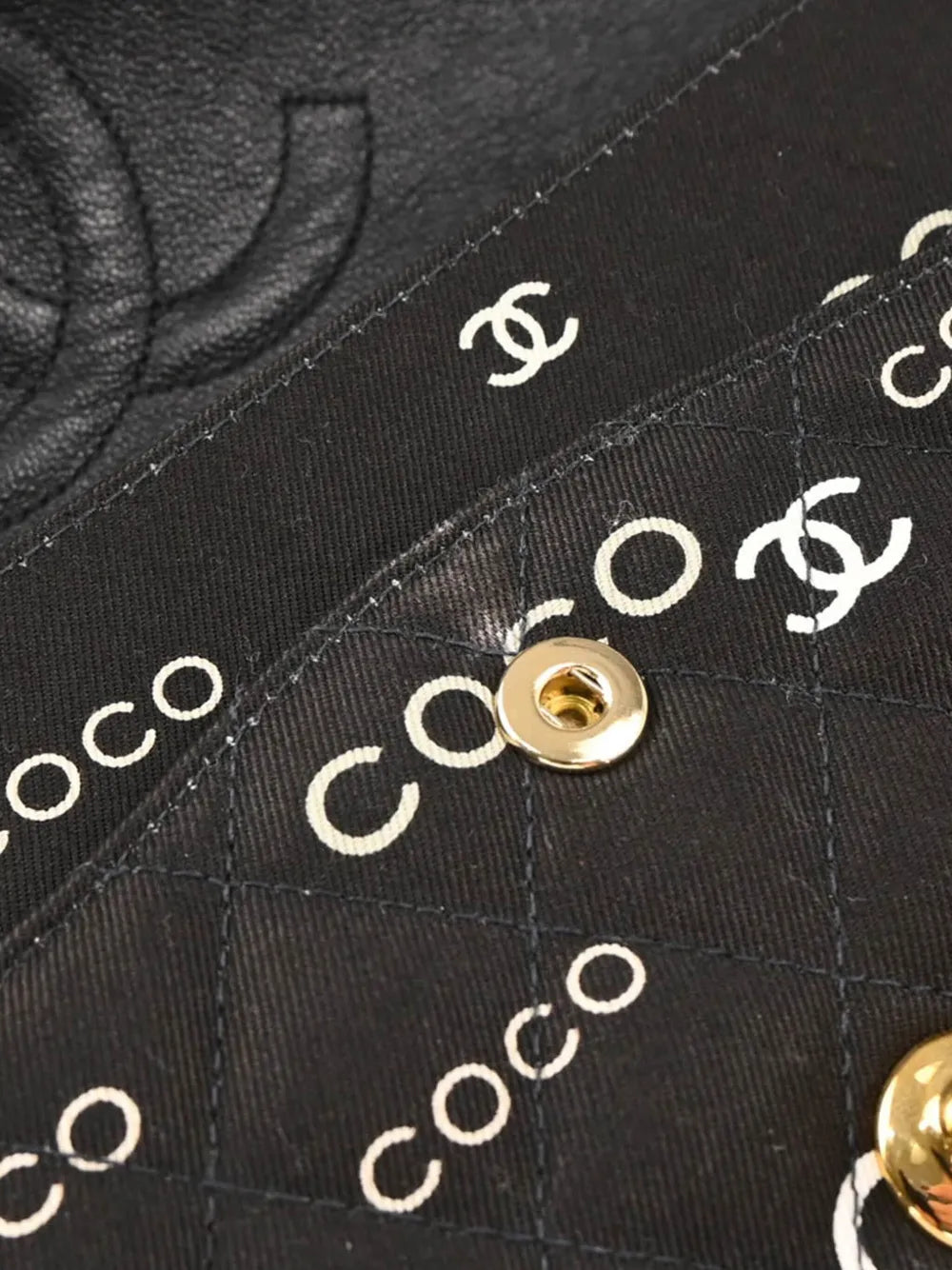 Pre-OwnedCHANEL Pre-Owned2002 medium Coco Classic Double Flap shoulder bag