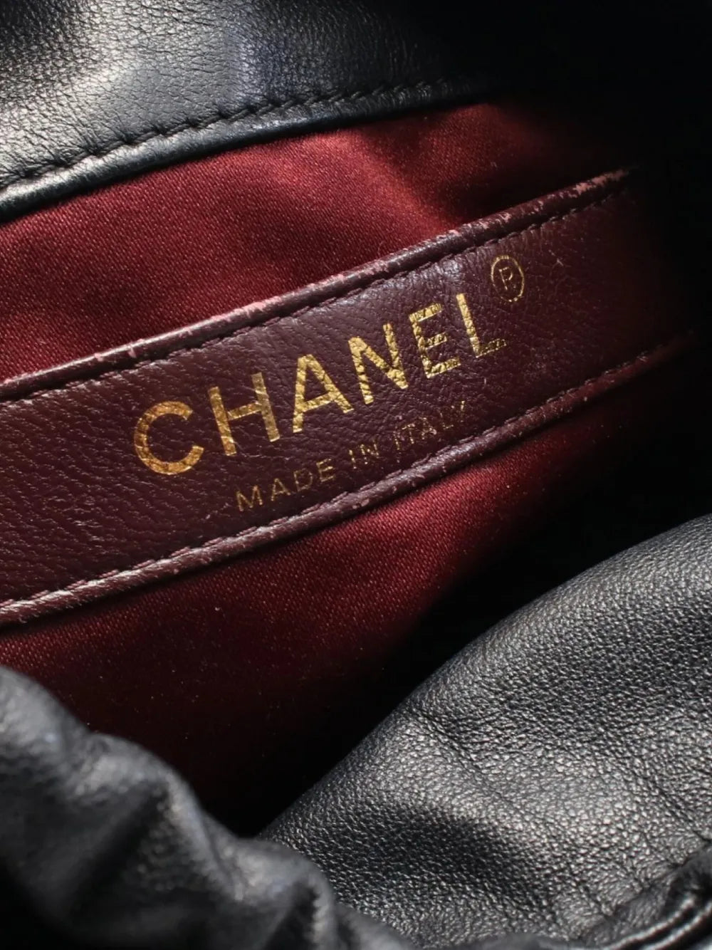 Pre-OwnedCHANEL Pre-Owned2020-2021 Crystal Pearl bucket bag